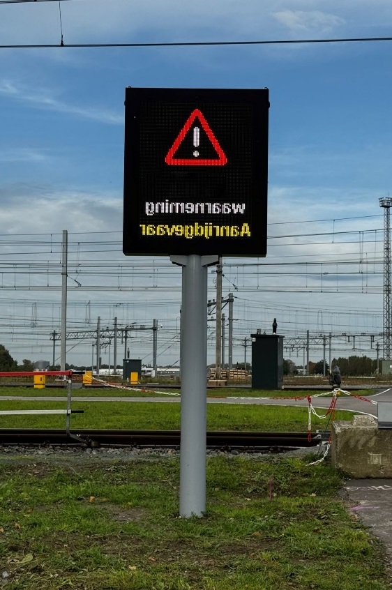 LED交通誘導(dǎo)屏 LED交通誘導(dǎo)屏